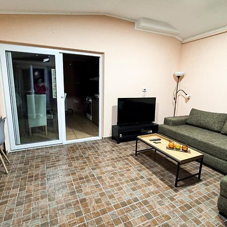 Kk Apartment Backa Topola Exteriör bild