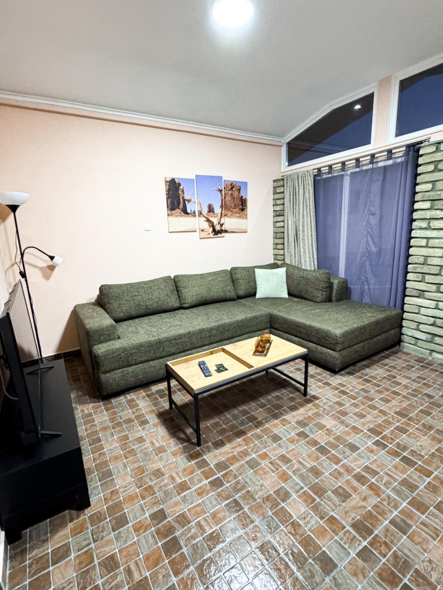 Kk Apartment Backa Topola Exteriör bild